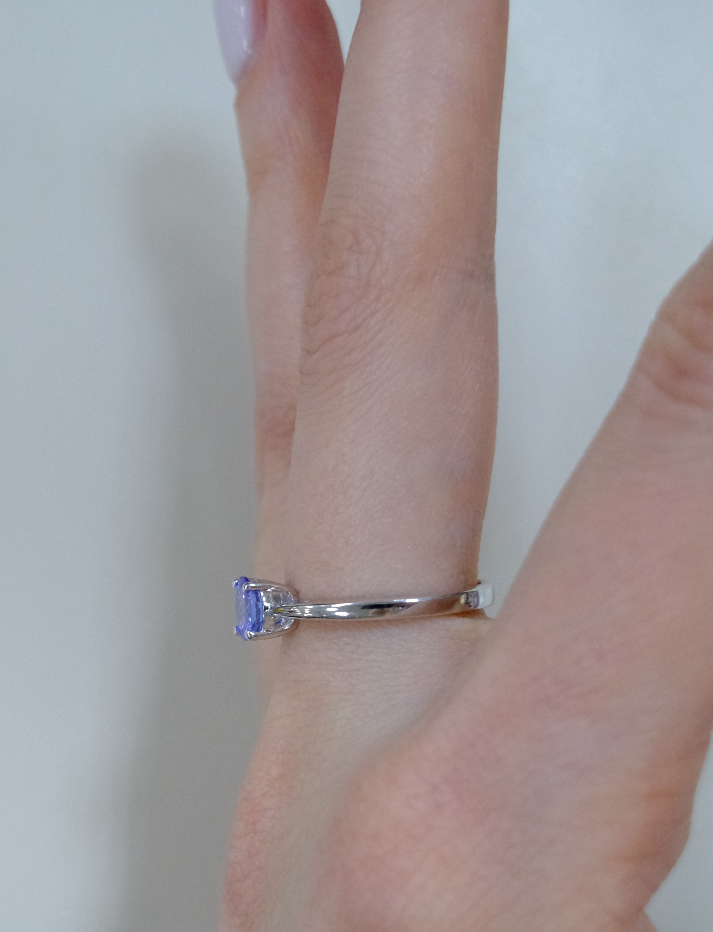 Серебряное кольцо с танзанитом